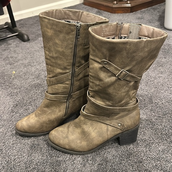NWOT! Heeled Zipper Boots - Picture 2 of 6
